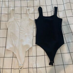 Abercrombie rib fabric scoop neck bodysuit.